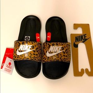 Women’s Nike Cheetah Leopard Print Slides size 6